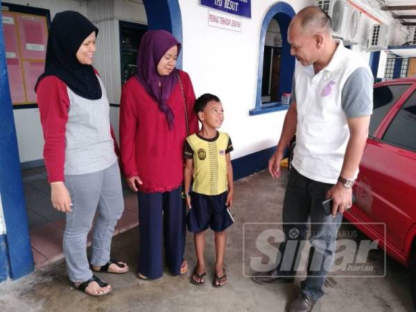 Siti Ruziana apabila anaknya berjaya diketemukan semula hari ini.