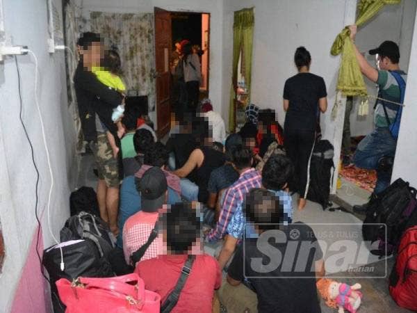 PATI yang ditahan ketika operasi dijalankan awal pagi, semalam.