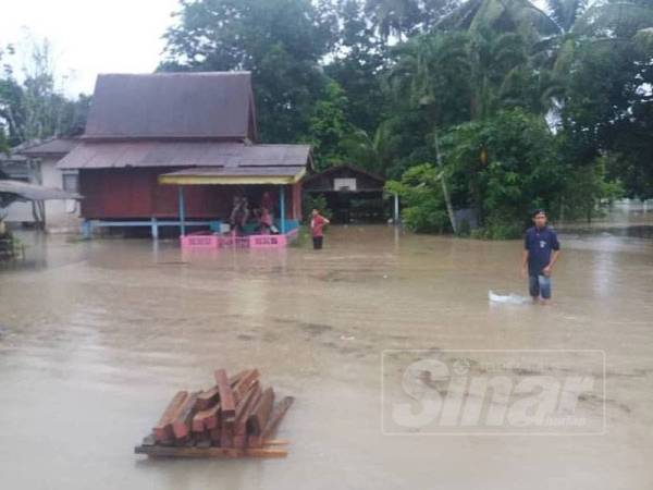 Antara rumah yang terjejas.
