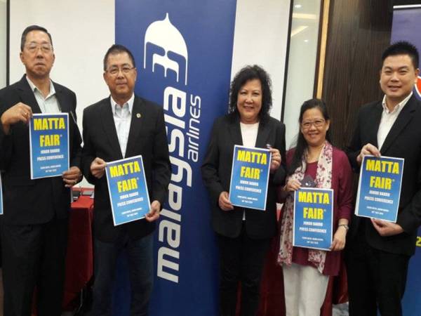 Kenny (dua dari kiri) pada sidang media sempena Pameran Matta Johor 2019, di sini.