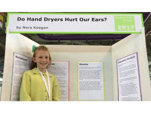 Hipotesis Keegan tentang bahaya bunyi pengering tangan kepada kanak-kanak dibentangkan di Pameran Sains Belia Calgary, awal tahun ini.