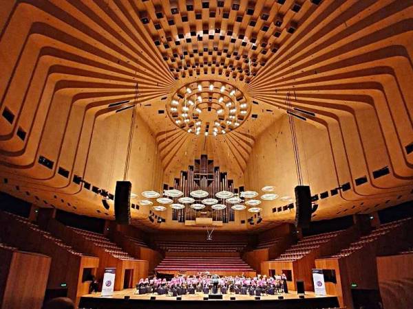 Persembahan bertenaga SPWinds pada konsert pembukaan 30th Australian International Music Festival (AIMF2019) memukau penonton antarabangsa