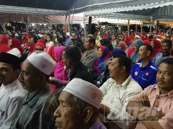 Sebahagian orang ramai yang hadir pada perasmian persidangan tersebut.