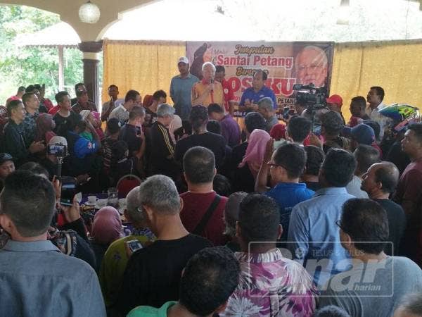 Najib ketika berucap pada program santai petang bersama Bossku di Kampung Sembilang, Juru petang tadi.