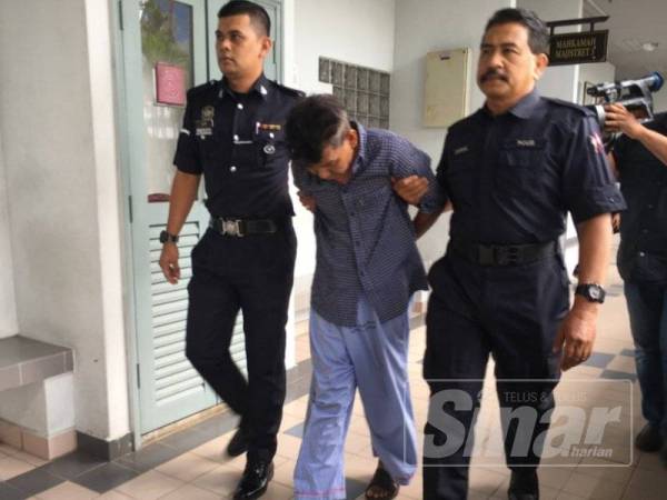 Seorang bekas tentera, Mahat Jalil, 56, hari ini dihadapkan ke Mahkamah Majistret Ayer Keroh di sini atas pertuduhan membunuh isterinya pada 3 Julai lalu.
