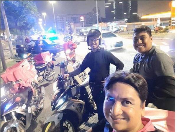 Amri bersama rakan-rakannya. - Foto Instagram Amri 