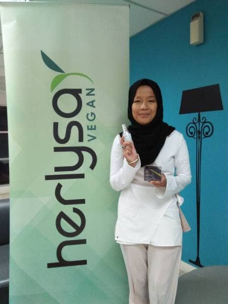 Nur Ainaa Herlysa mempunyai rancangan untuk mengeluarkan produk kosmetik pada masa akan datang.