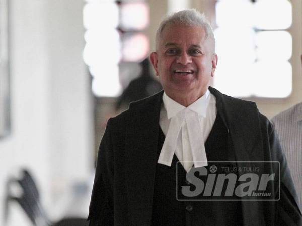 Tommy Thomas, Peguam Negara hadir ke Mahkamah Tinggi Kuala Lumpur. - Foto ZAHID IZZANI