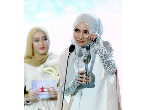 Neelofa
