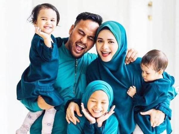 Yatt Hamzah bersama keluarganya.