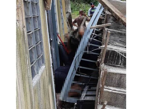 Empat mangsa termasuk seorang wanita hamil dan dua warga Indonesia dipercayai maut dihempap tangga yang runtuh di Kampung Matang Pagar.