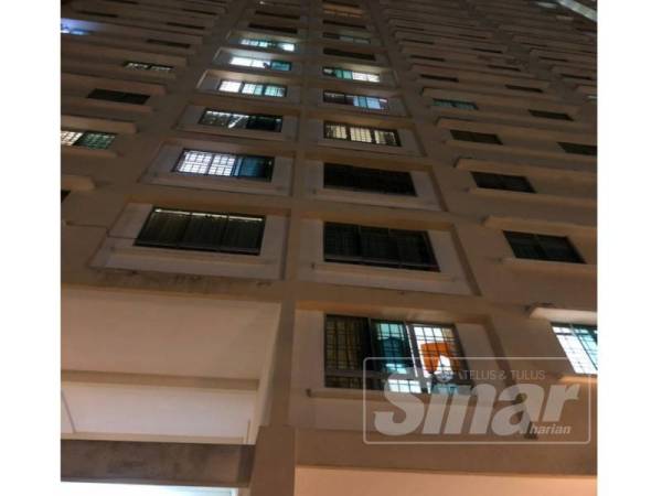 Mangsa terjatuh dari rumahnya di tingkat 10 sehingga ke tingkat lima dalam kejadian Khamis lalu.