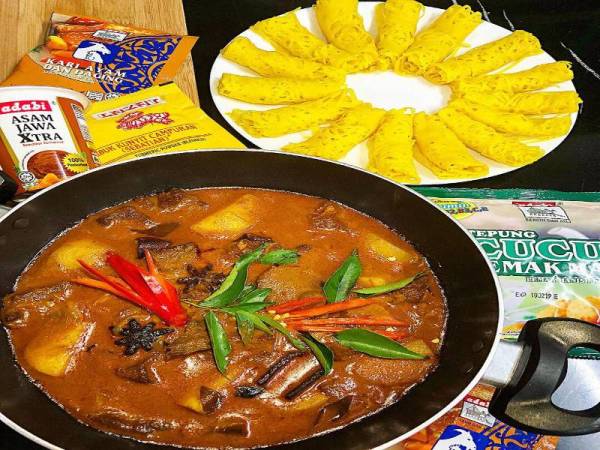 Masakan Kak Leen begitu sinonim dengan rempah dan kari Adabi.