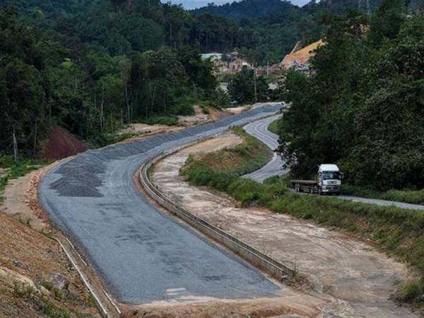 Projek Pan Borneo - Foto Astroawani