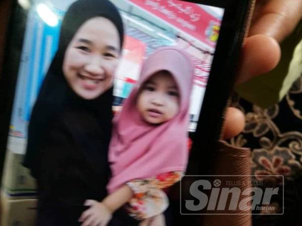 Nur Ramadhiyani Al Hani (kanan).