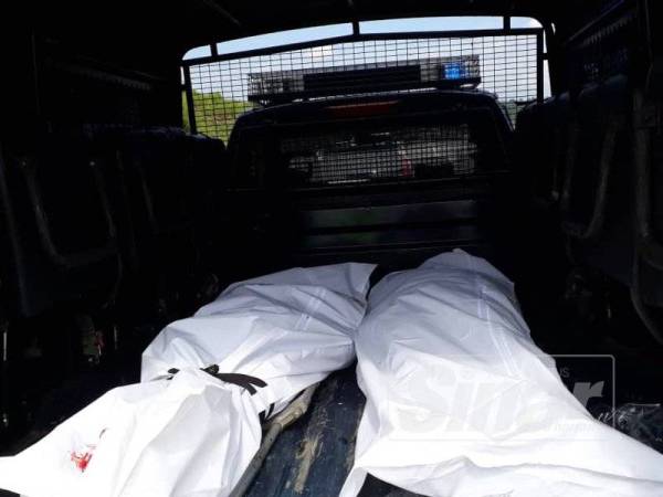Mayat kedua-dua mangsa dibawa ke Unit Forensik Hospital Dungun untuk bedah siasat.