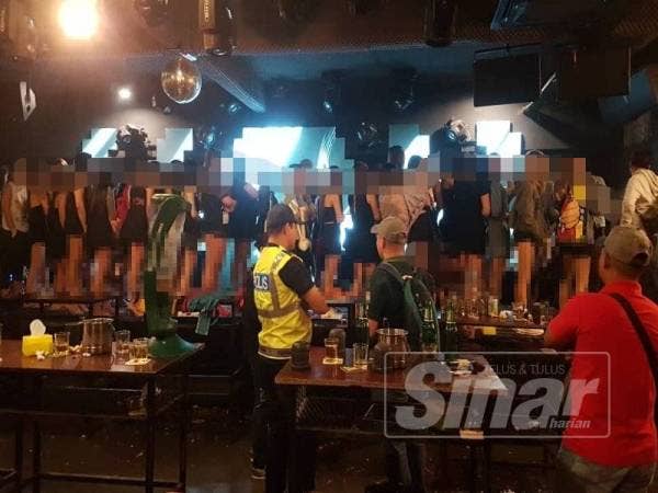 Antara yang ditahan dalam Ops Noda di sebuah pusat hiburan di Kota Damansara Petaling Jaya di sini tengah malam tadi.