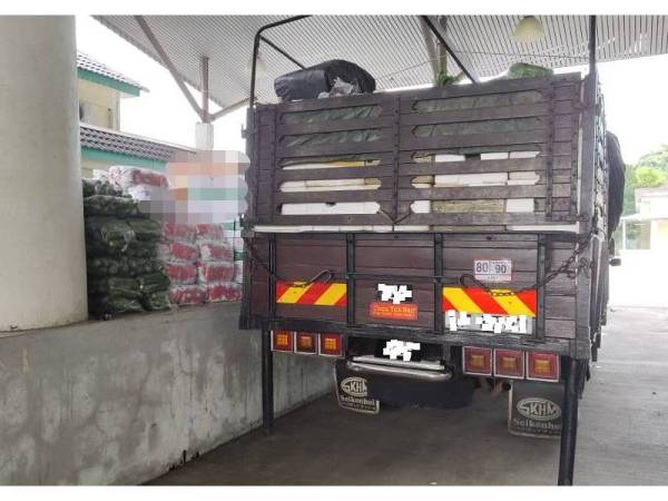 Sebahagian produk hasil babi dirampas Maqis di Kompleks ICQS Bukit Kayu Hitam pada Jumaat lepas.