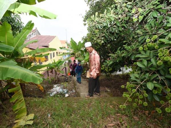Pegawai Zakat Melaka ketika melakukan lawatan kerja baru-baru ini.