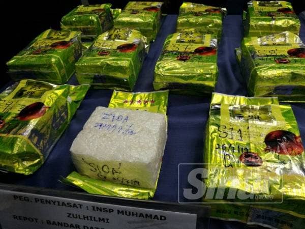 Dadah dipercayai jenis syabu yang dibungkus dalam bungkusan teh Cina.