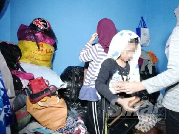 Dua daripada lapan beradik yang diselamatkan JKM.