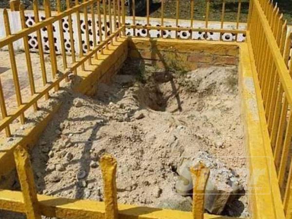 Keadaan batu nisan di Makam Laksamana Bentan yang tercabut oleh pihak yang tidak bertanggungjawab.