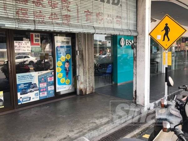 Mangsa disamun suspek ketika sedang berjalan kaki hendak membeli makanan.