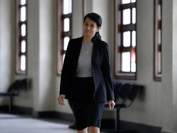 Bekas Pengurus Perhubungan AmBank, Joanna Yu Ging Ping, 48, antara saksi yang memberi keterangan di Mahkamah Tinggi bagi prosiding perbicaraan kes bekas Perdana Menteri Datuk Seri Najib Tun Razak membabitkan dana SRC International Sdn Bhd di Kompleks Mahkamah Kuala Lumpur hari ini.  - Foto BERNAMA