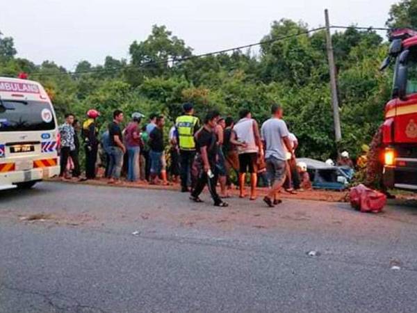 Suasana di tempat kejadian yang dikongsi orang ramai di Facebook.