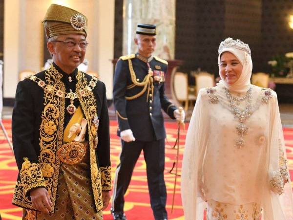 Alahai cantiknya Raja  Permaisuri Agong