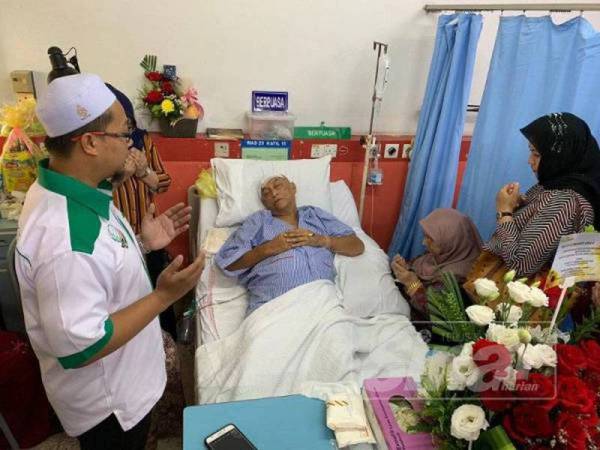 Kamaruddin Abdullah mendapat rawatan di Hospital Raja Perempuan Zainab II (HRPZ II).