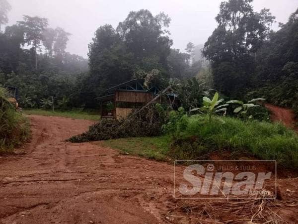 Satu pertiga daripada struktur surau musnah dibadai ribut dalam kejadian Selasa lalu.