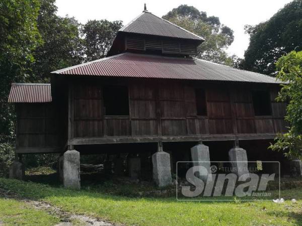 Surau lama di kawasan berkenaan.