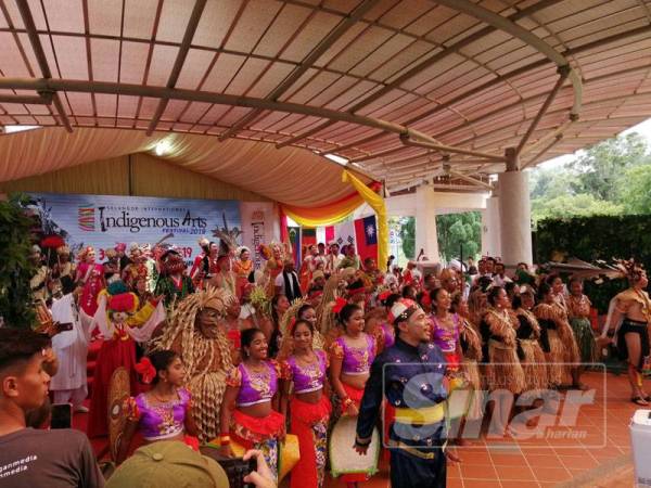 Persembahan kaum Pribumi dalam acara pembukaan SIIAF 2019 di Taman Botani Negara Shah Alam hari ini.