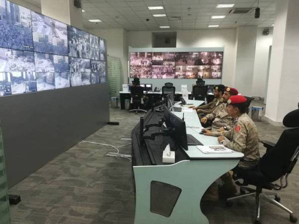 Petugas di bilik kawalan bawah tanah akan cuba mengesan sebarang situasi yang mendatangkan risiko kepada jemaah haji.