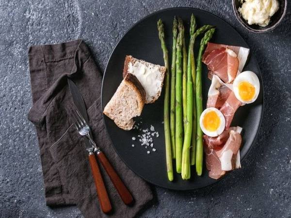 IBU hamil tidak digalakkan makan makanan separuh masak seperti daging.
