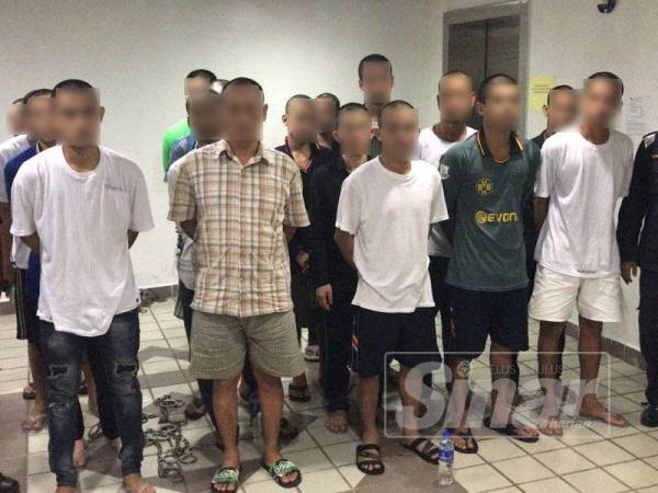 Kesemua nelayan warga asing ini mengaku salah di Mahkamah Sesyen Kuala Terengganu kerana menangkap ikan tanpa permit sah.