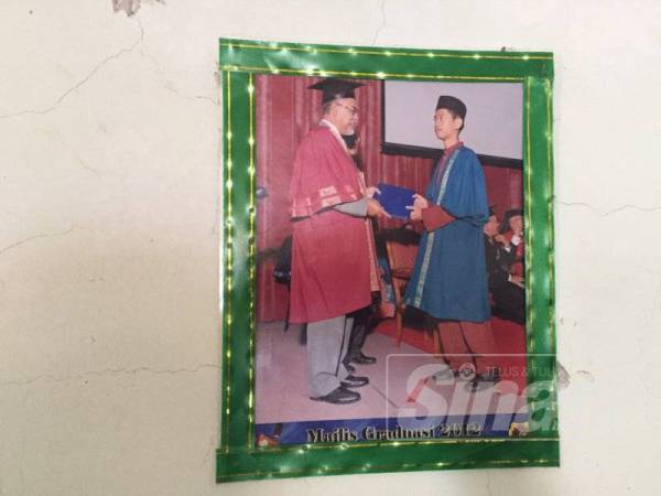 Arwah Amirul Ashraff merupakan pelajar cemerlang sejak di bangku sekolah lagi.