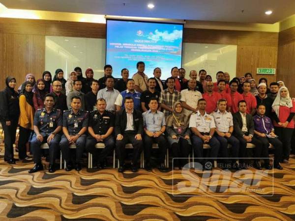 Peserta Bengkel PTPP bergambar kenangan selepas hadiri kursus selama dua hari bermuka semalam.