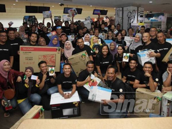 Setiap peserta pulang dengan hadiah-hadiah menarik dan lumayan yang disediakan.