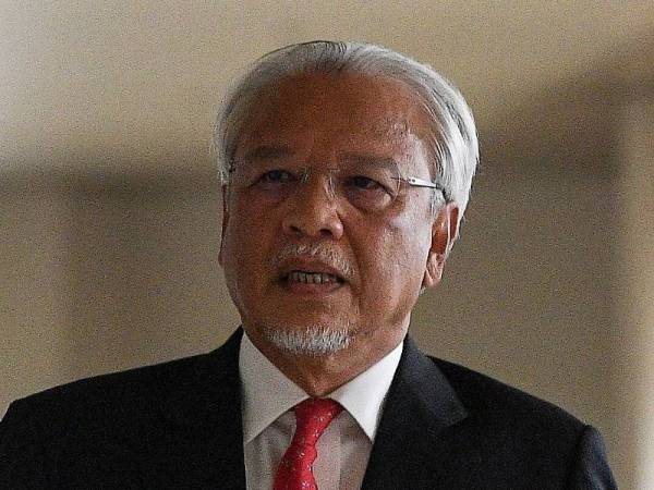 Ahmad Husni hadir memberi keterangan di Mahkamah Tinggi hari ini.