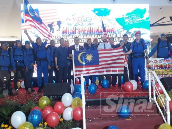 Penyerahan bendera Jalur Gemilang kepada pasukan ekspedisi mendaki Gunung Annapura di Nepal yang melibatkan anggota Angkatan Pertahanan Awam Negeri Kedah dan Majlis Sukan Negeri Kedah bermula 24 Ogos hingga 6 September 2019.