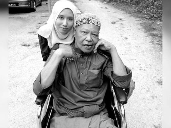 Gambar arwah yang dimuat naik anaknya, Nor Atiqah di Facebook pagi ini.