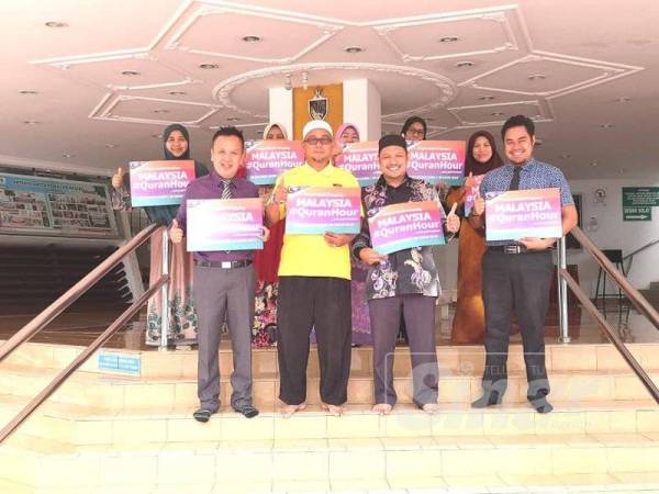 Antara orang kuat Masjid Negeri dan peserta yang terlibat membantu penganjuran MALAYSIA#QuranHour di Negeri Sembilan.