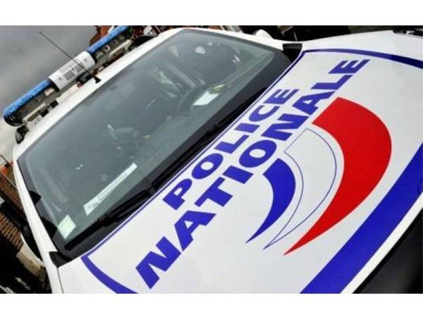 Polis Perancis melancarkan siasatan susulan penemuan mayat seorang wanita dalam beg pakaian dan menahan suami mangsa.