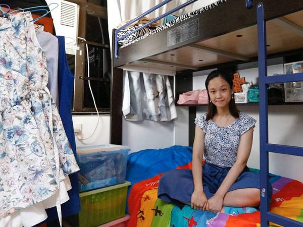 Eunice Wai berkata kehidupan semakin sukar bagi Hongkongers. Foto Thomas Peter Reuters