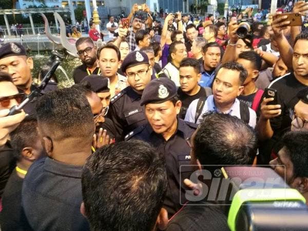 Arifai bertemu dengan pihak penganjur untuk mengarahkan peserta perhimpunan bersurai bagi mengelak tindakan tegas diambil semalam.