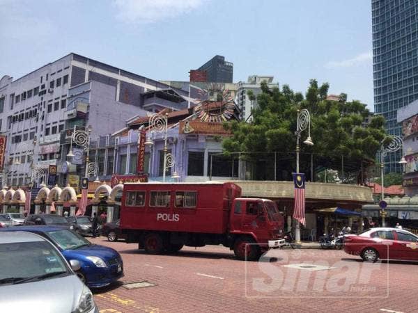 Suasana sekitar kawasan Little India, Brickfields.