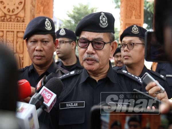 Mazlan ketika bercakap kepada media. FOTO ASRIL ASWANDI SHUKOR