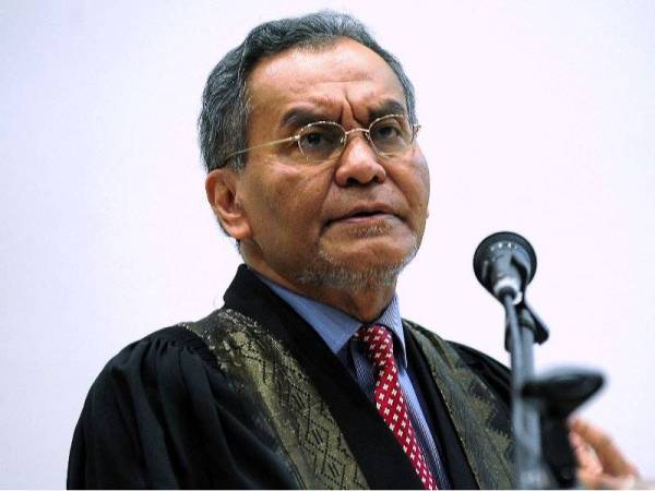 Dzulkefli berucap merasmikan Mesyuarat Kementerian Kesihatan dan Akademi Perubatan Malaysia’ kali ke-13 di Institut Kesihatan Malaysia (NIH), di sini hari ini. - Foto: BERNAMA